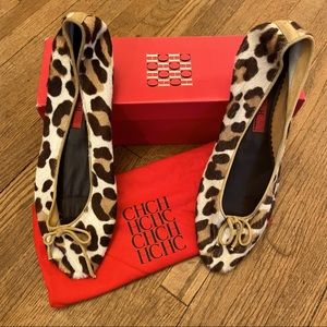 Carolina Herrera cheetah print fur flats (size 41)
